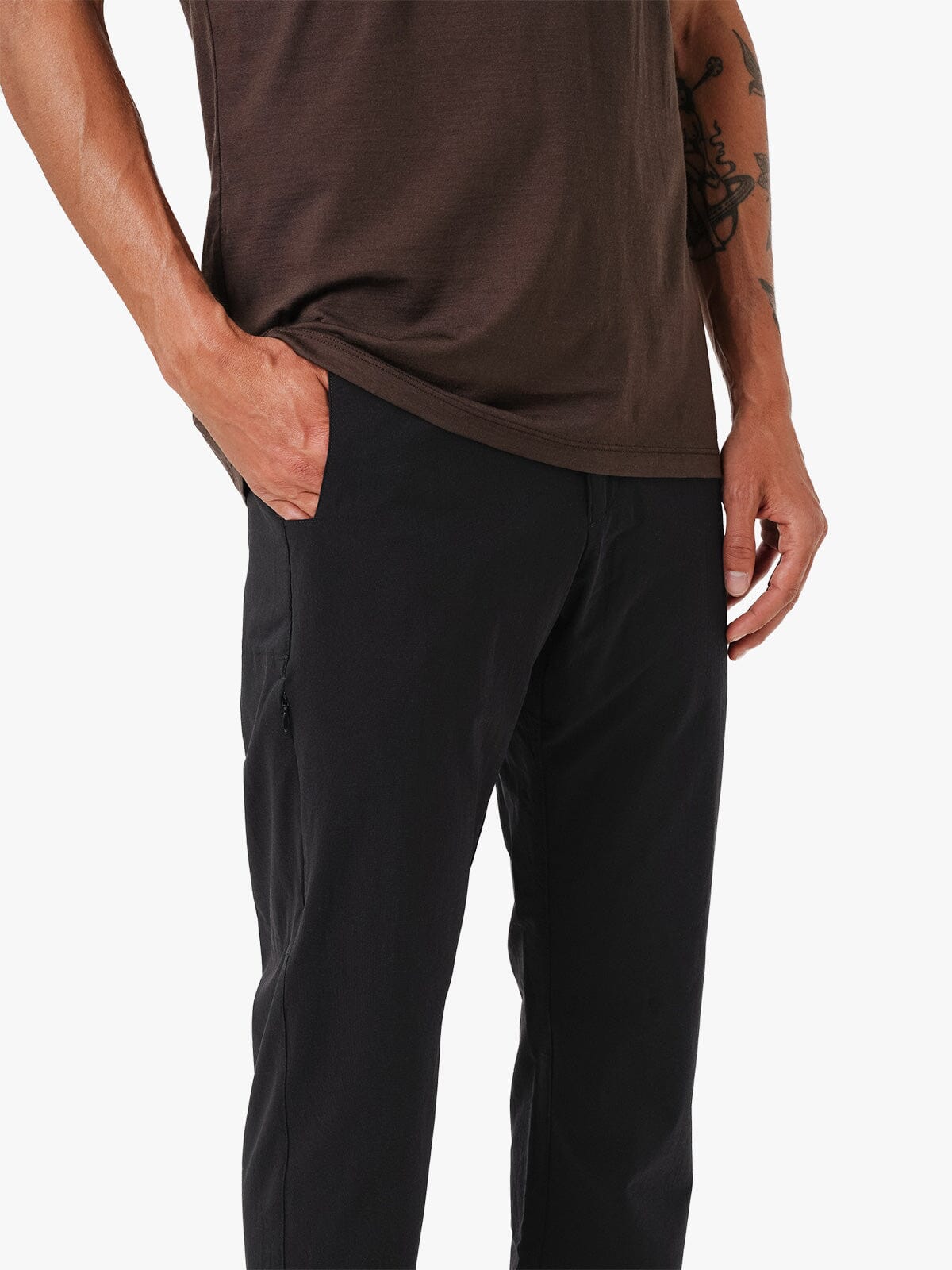 Division by Mission Workshop - Bolsas resistentes a la intemperie y ropa técnica - San Francisco y Los Ángeles - Construidas para durar - Garantizadas para siempre