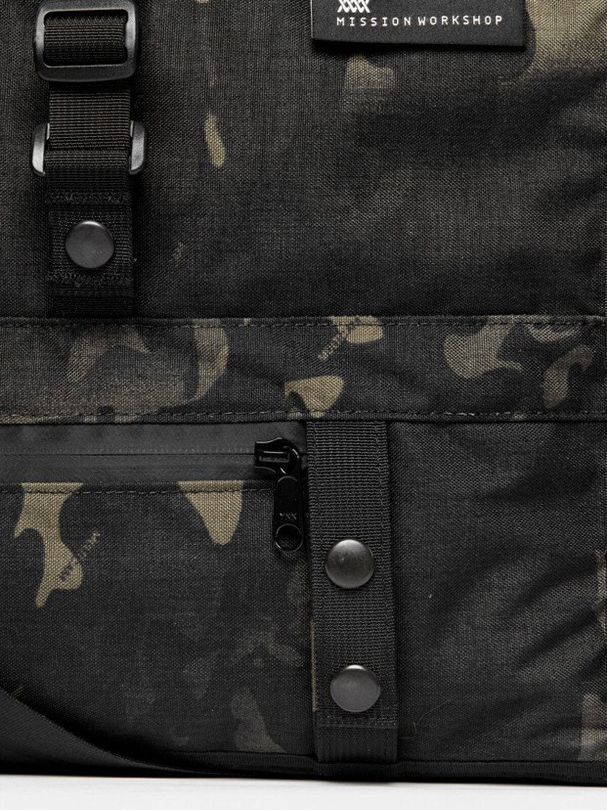 Mass Transit : Duffle by Mission Workshop - Bolsas resistentes a la intemperie y ropa técnica - San Francisco y Los Angeles - Construidas para durar - Garantizadas para siempre