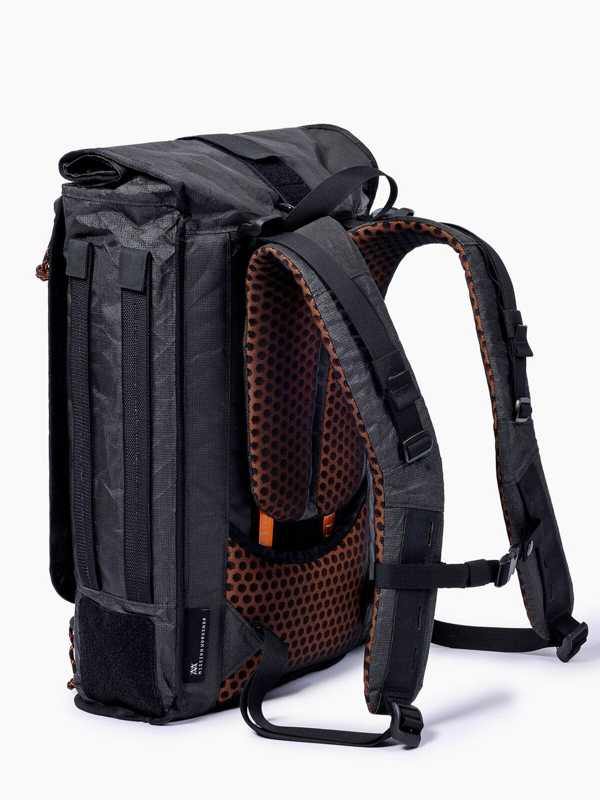Mission Workshop X Carryology by Mission Workshop - Bolsas resistentes a la intemperie y ropa técnica - San Francisco y Los Ángeles - Construidas para durar - Garantizadas para siempre