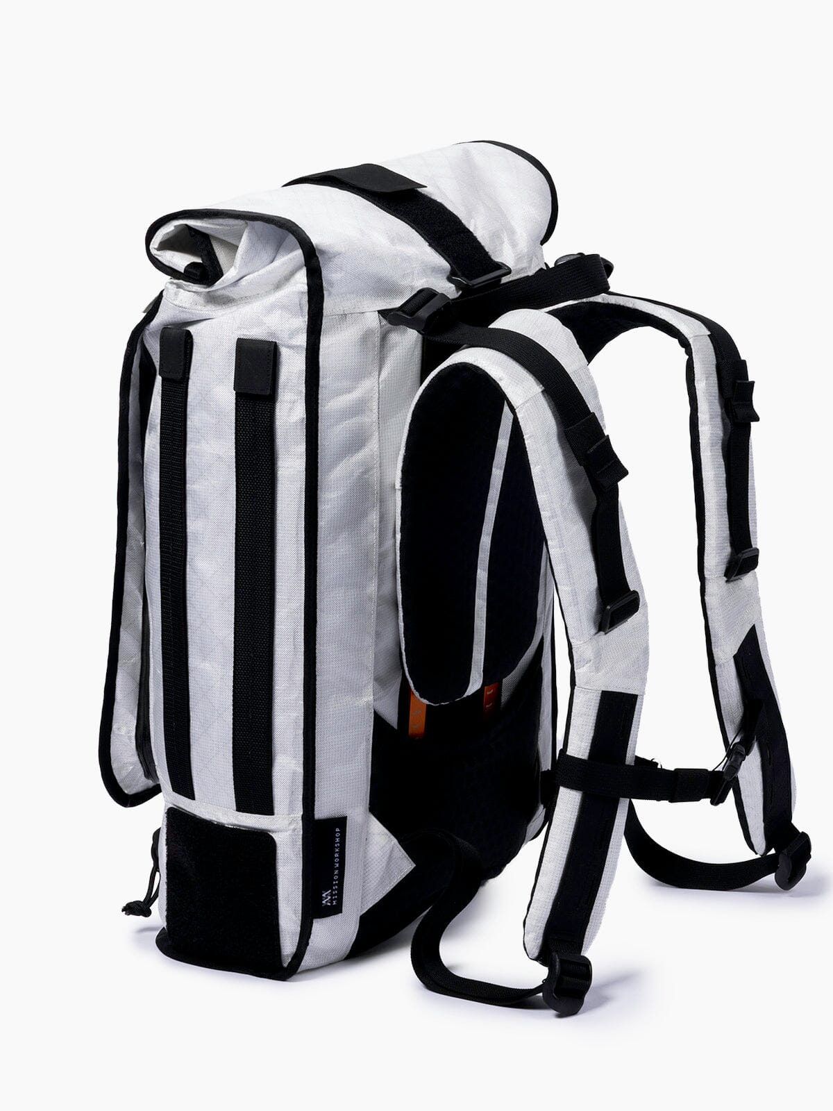 Mission Workshop X Carryology by Mission Workshop - Bolsas resistentes a la intemperie y ropa técnica - San Francisco y Los Ángeles - Construidas para durar - Garantizadas para siempre