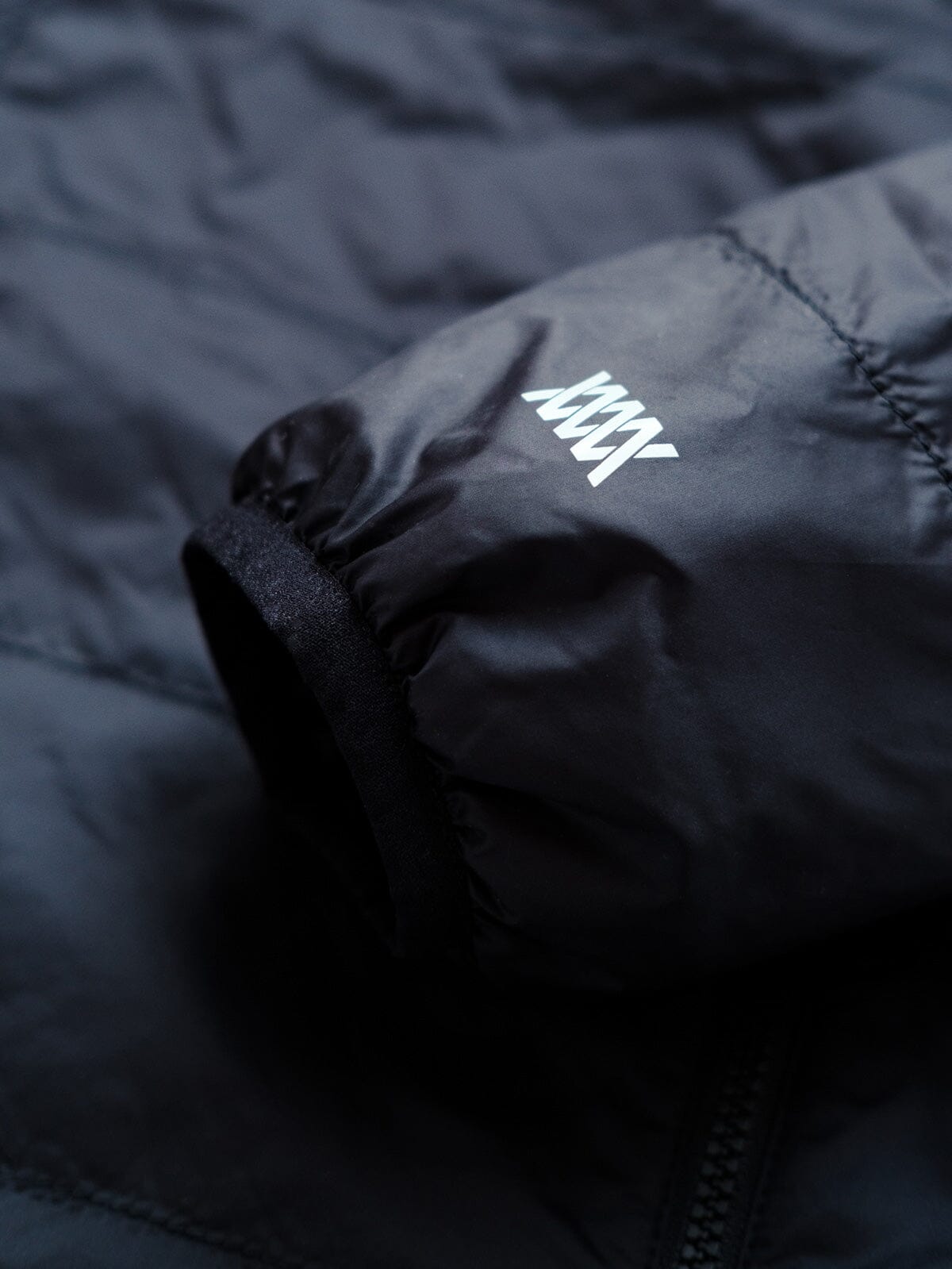 Onyx by Mission Workshop - Bolsas impermeables y ropa técnica - San Francisco y Los Ángeles - Construidas para durar - Garantizadas para siempre