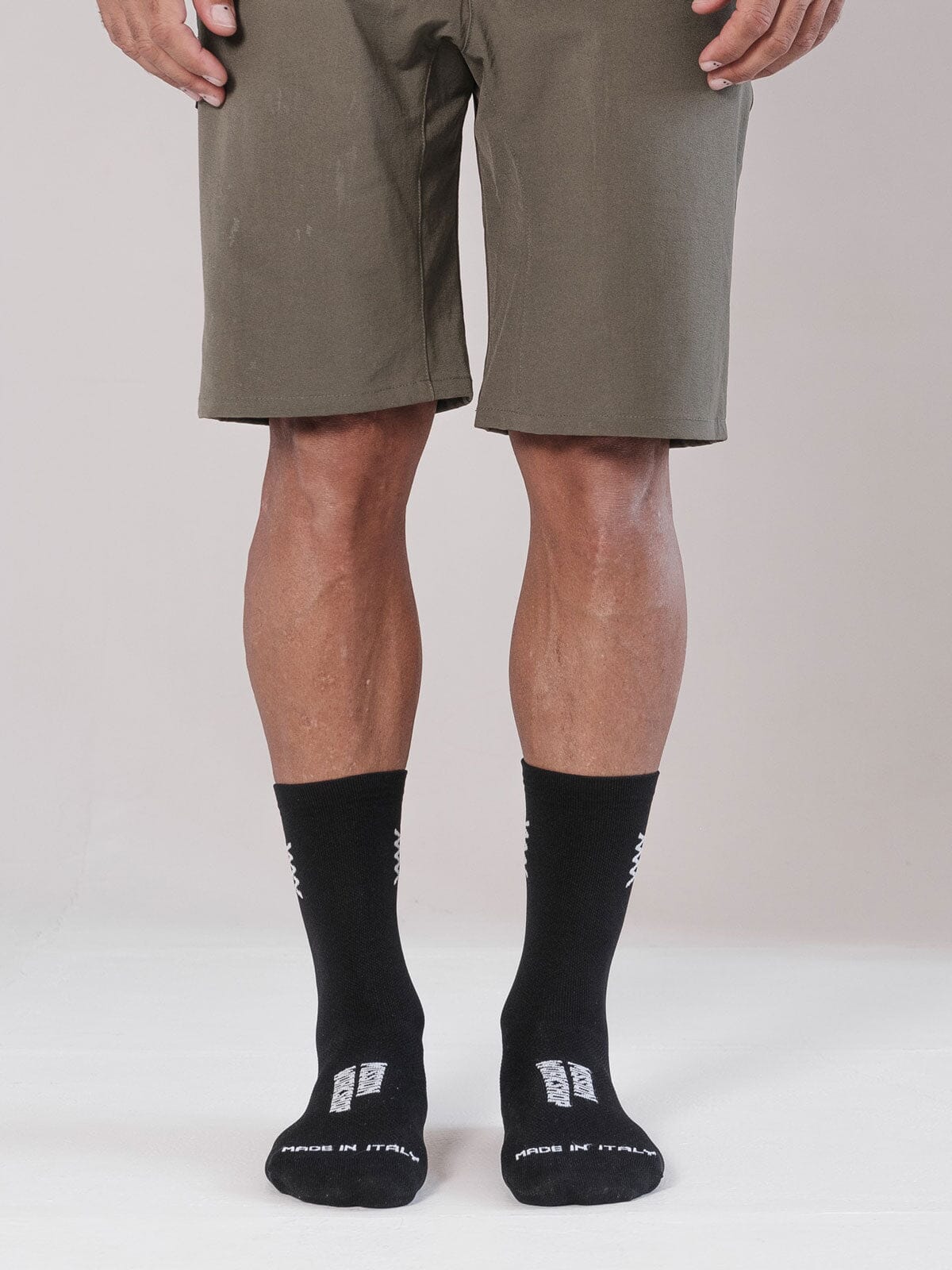 Mission Pro Socks by Mission Workshop - Bolsas resistentes a la intemperie y ropa técnica - San Francisco y Los Ángeles - Fabricados para durar - Garantizados para siempre