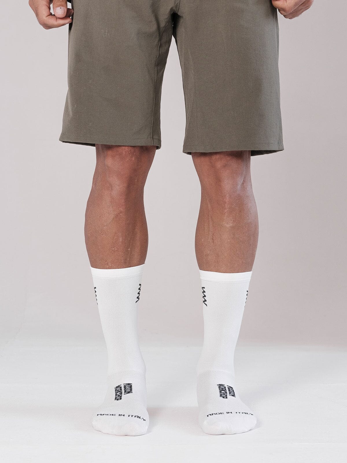 Mission Pro Socks by Mission Workshop - Bolsas resistentes a la intemperie y ropa técnica - San Francisco y Los Ángeles - Fabricados para durar - Garantizados para siempre