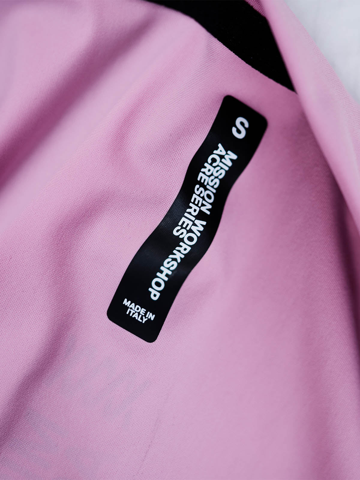 Mission Pro Jersey Women's by Mission Workshop - Bolsas impermeables y ropa técnica - San Francisco y Los Angeles - Construido para durar - Garantizado para siempre