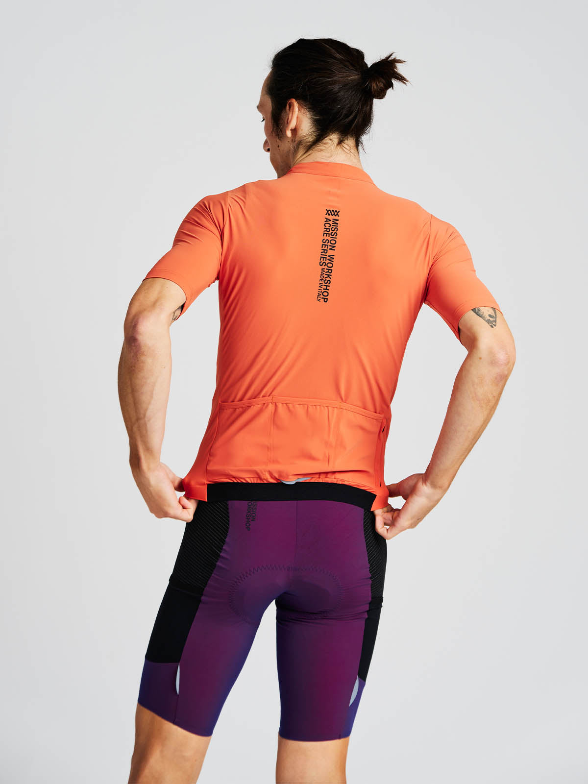 Mission Pro Jersey Men's by Mission Workshop - Bolsas impermeables y ropa técnica - San Francisco y Los Angeles - Construido para durar - Garantizado para siempre