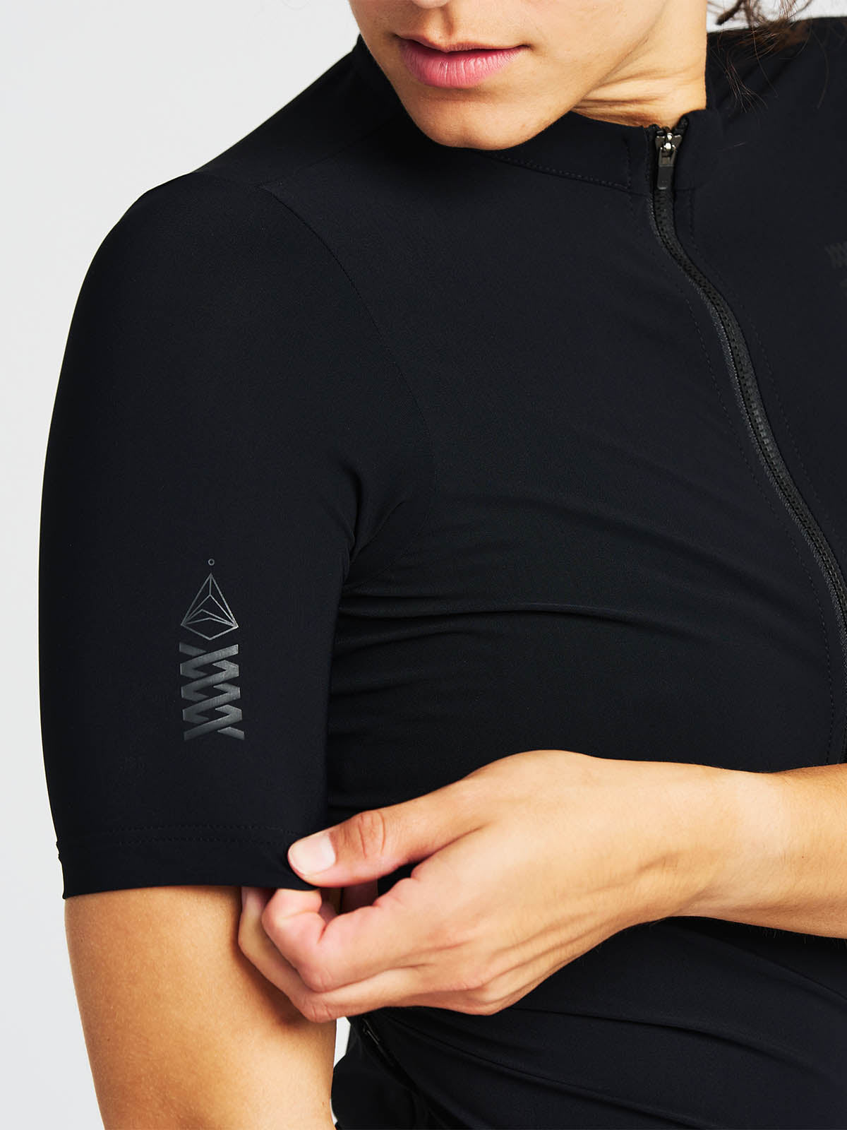 Mission Pro Jersey Women's by Mission Workshop - Bolsas impermeables y ropa técnica - San Francisco y Los Angeles - Construido para durar - Garantizado para siempre