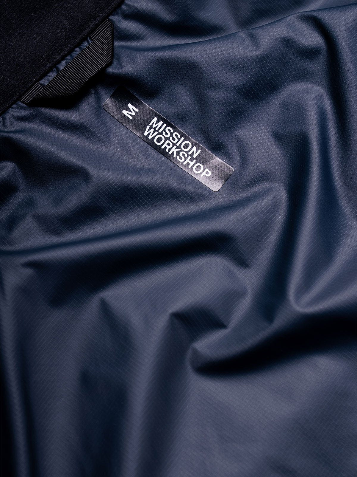 Acre Series Jacket by Mission Workshop - Bolsas resistentes a la intemperie y ropa técnica - San Francisco y Los Ángeles - Construidas para durar - Garantizadas para siempre