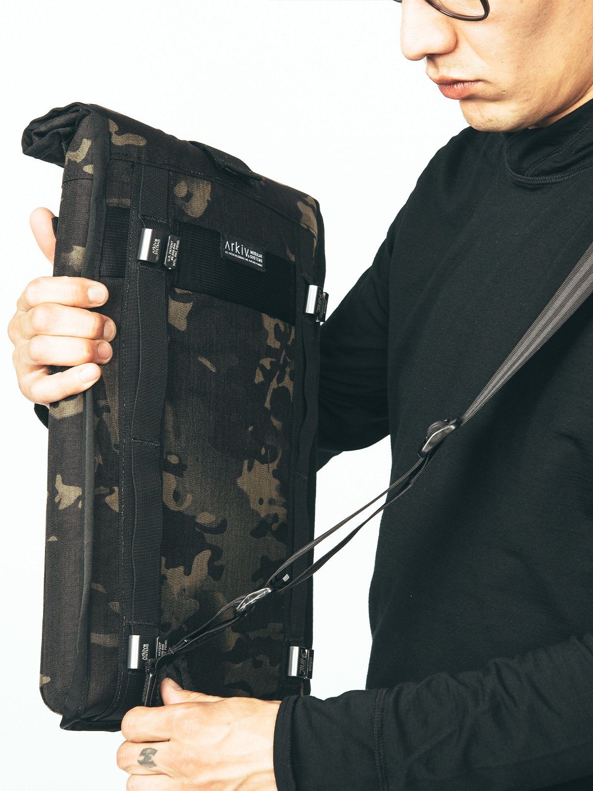 Arkiv Shoulder Strap by Mission Workshop - Bolsas resistentes a la intemperie y ropa técnica - San Francisco y Los Ángeles - Construidas para durar - Garantizadas para siempre