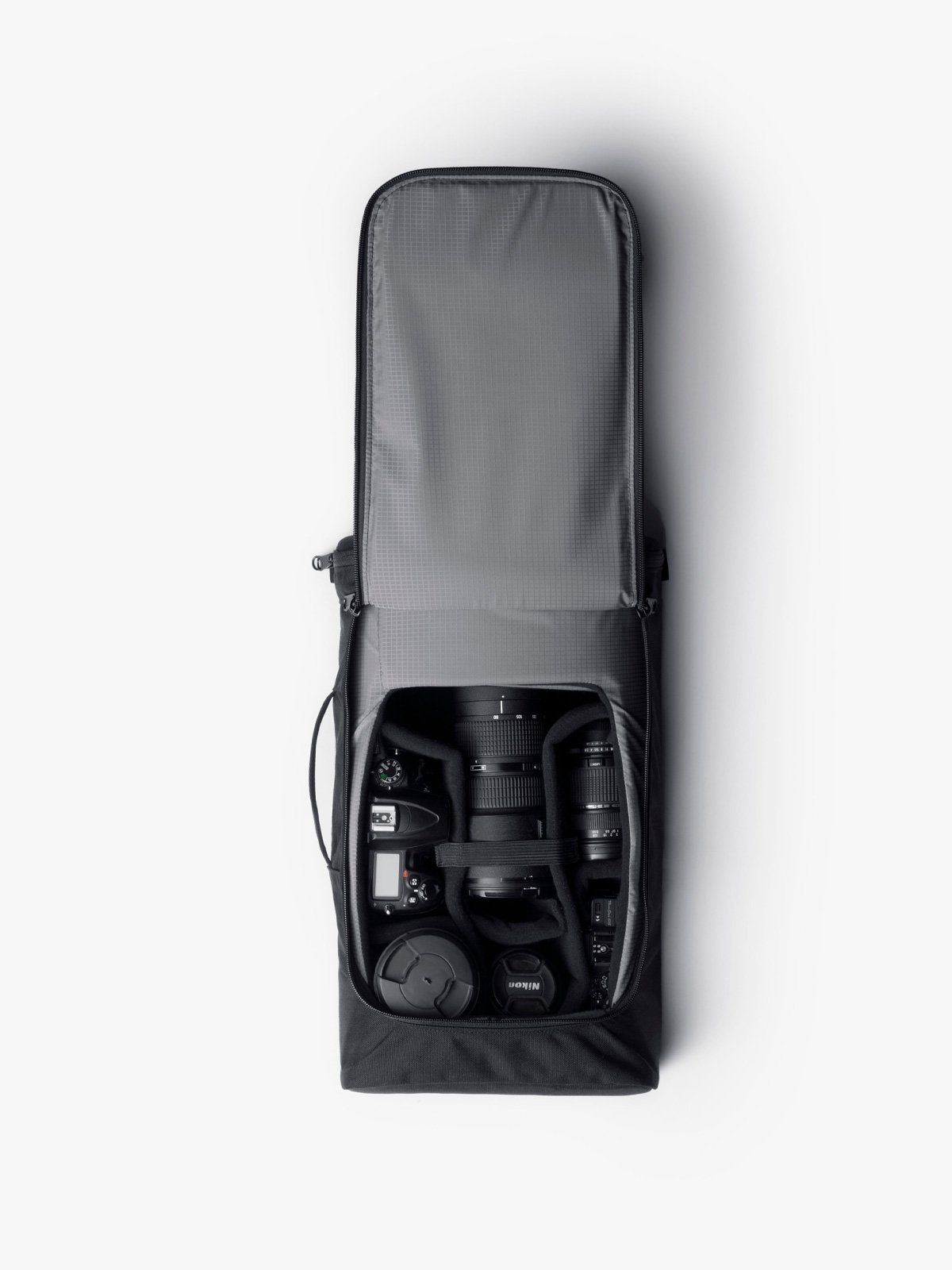 Capsule by Mission Workshop - Bolsas impermeables y ropa técnica - San Francisco y Los Ángeles - Construidas para durar - Garantizadas para siempre