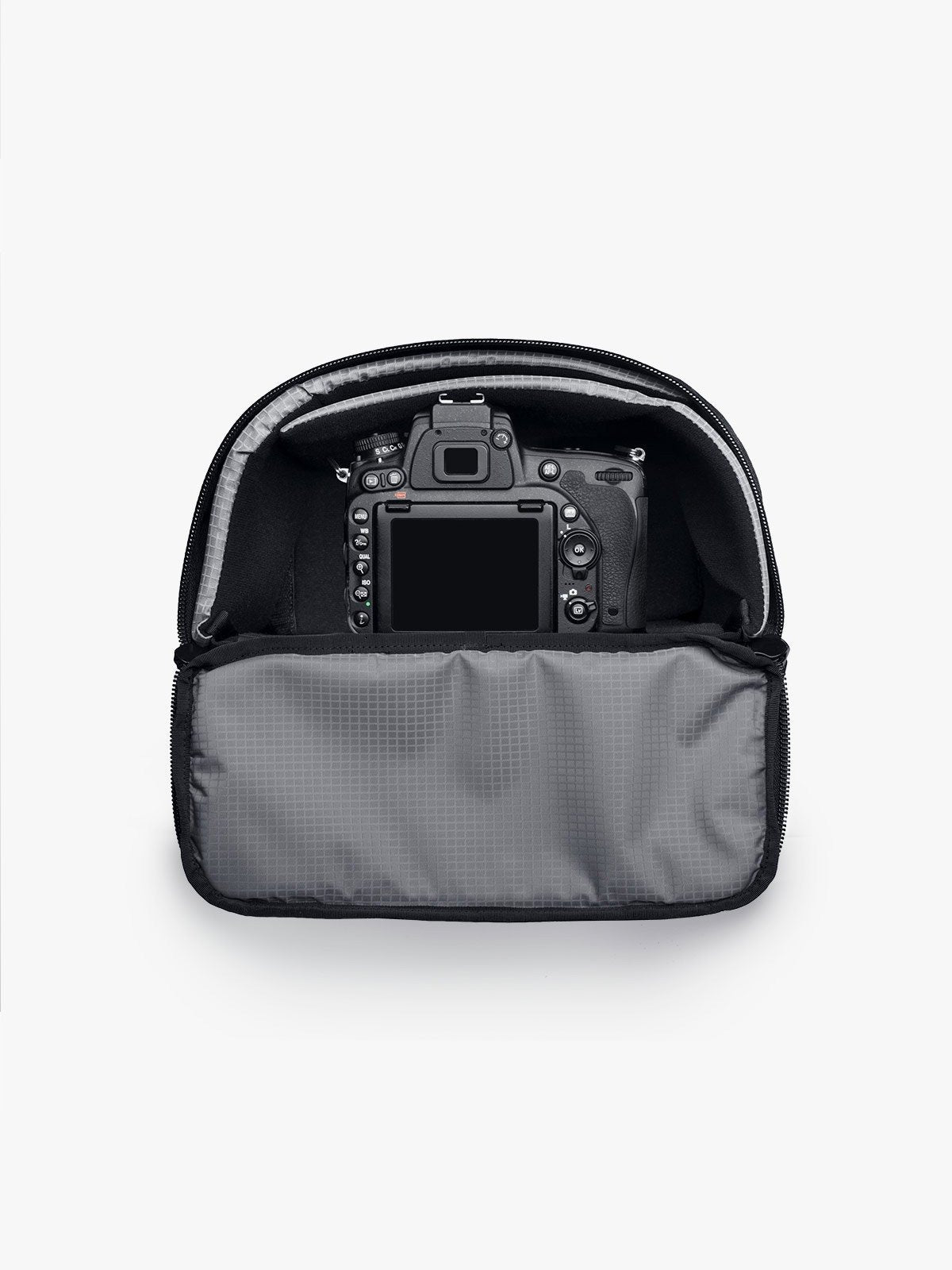 Capsule by Mission Workshop - Bolsas impermeables y ropa técnica - San Francisco y Los Ángeles - Construidas para durar - Garantizadas para siempre