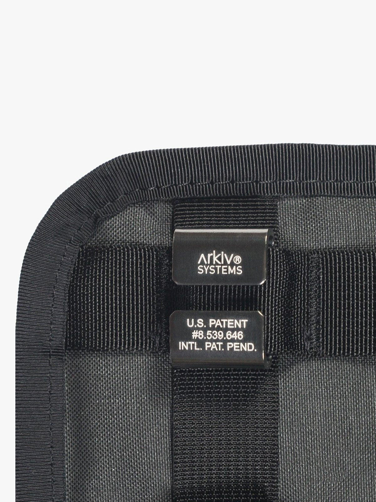 Arkiv Folio by Mission Workshop - Bolsas resistentes a la intemperie y ropa técnica - San Francisco y Los Ángeles - Construidas para durar - Garantizadas para siempre