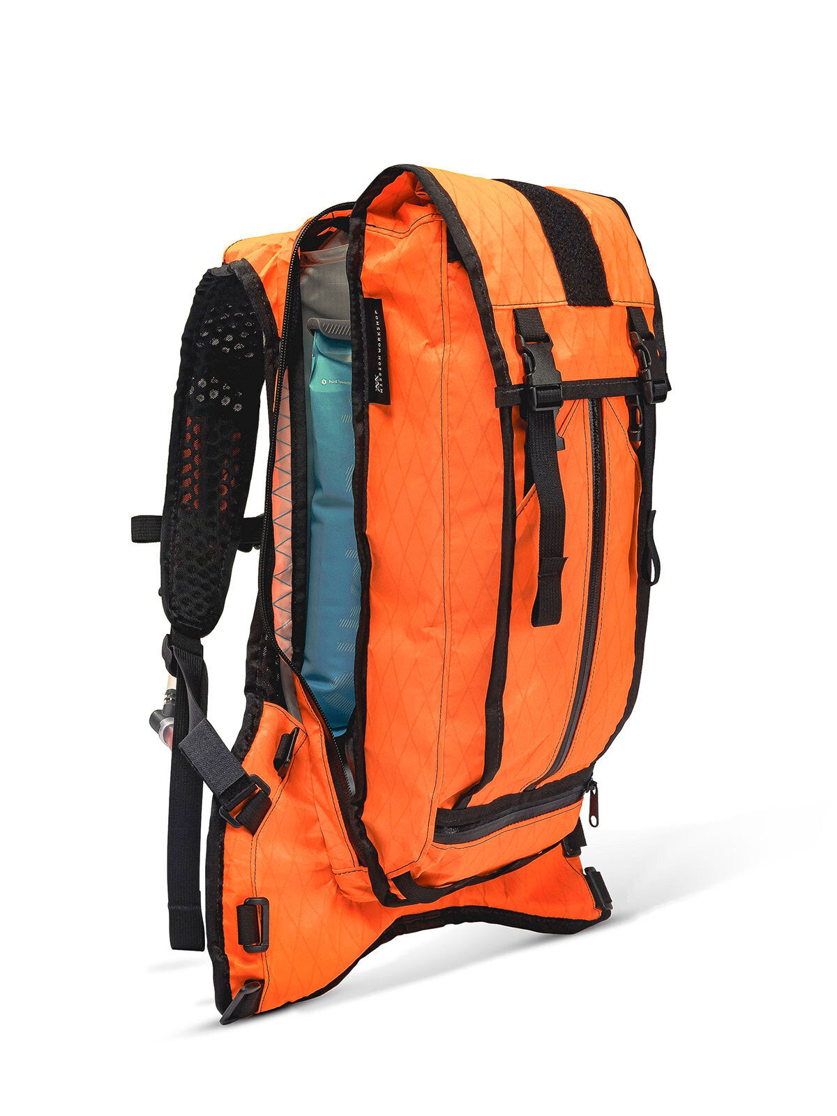 Hauser 10L by Mission Workshop - Bolsas resistentes a la intemperie y ropa técnica - San Francisco y Los Angeles - Construidas para durar - Garantizadas para siempre