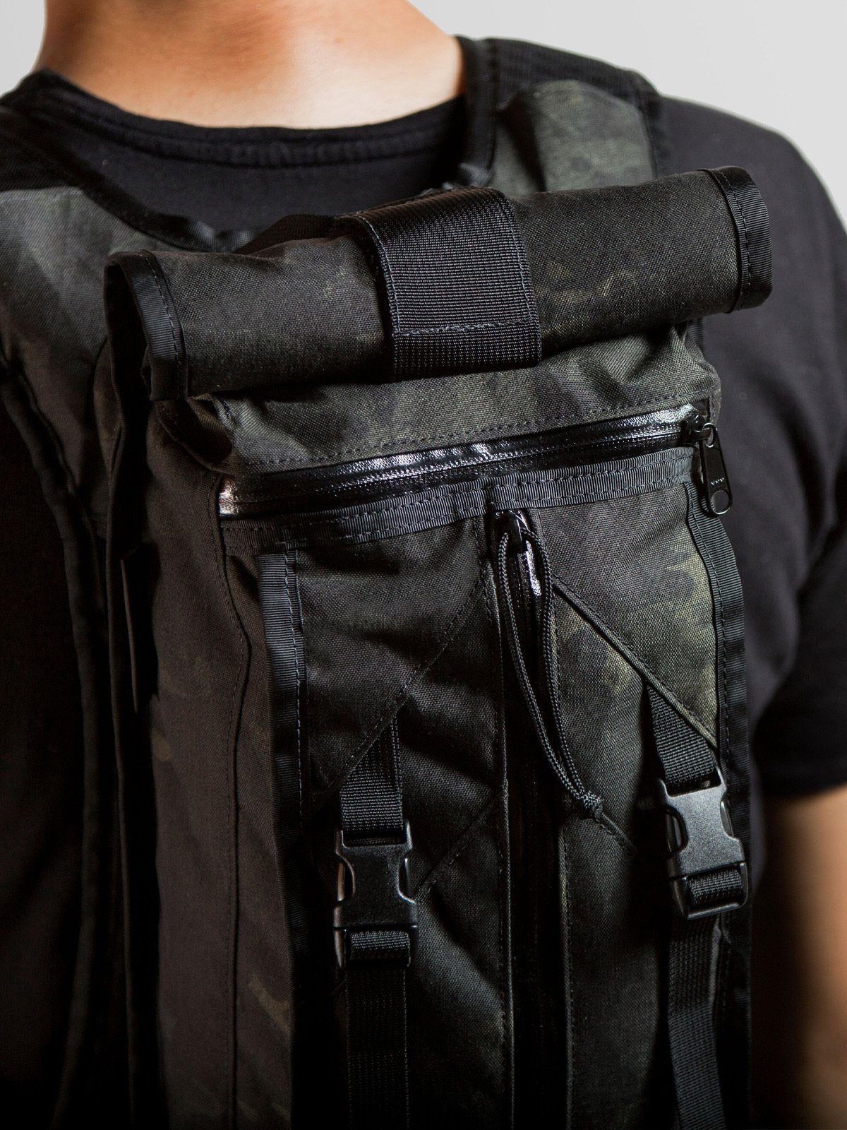 Hauser 10L by Mission Workshop - Bolsas resistentes a la intemperie y ropa técnica - San Francisco y Los Angeles - Construidas para durar - Garantizadas para siempre
