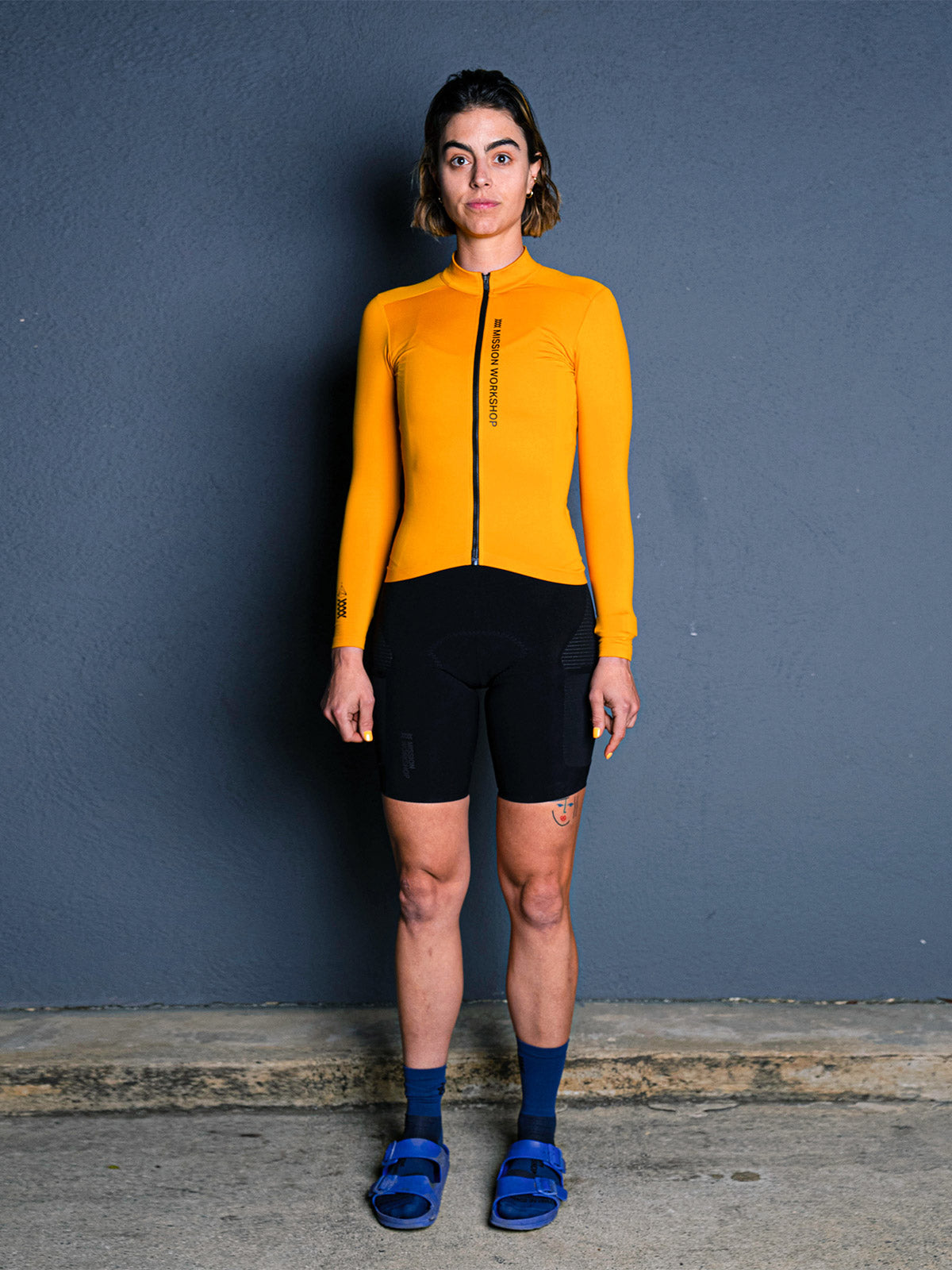 Mission Pro Jersey : LS Women's by Mission Workshop - Bolsas impermeables y ropa técnica - San Francisco y Los Angeles - Construido para durar - Garantizado para siempre