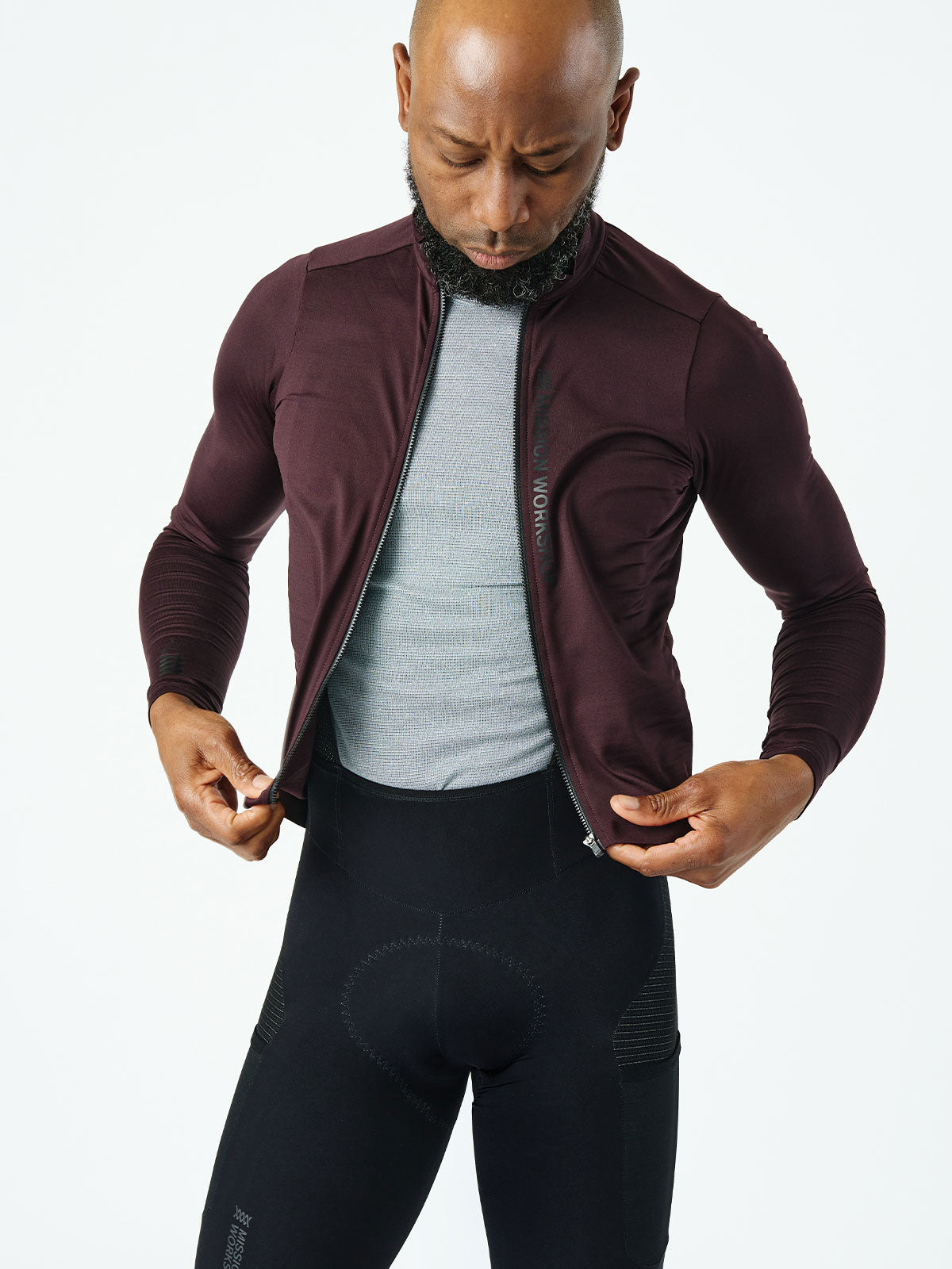 Mission Pro Jersey : LS Men's by Mission Workshop - Bolsas impermeables y ropa técnica - San Francisco y Los Angeles - Construido para durar - Garantizado para siempre