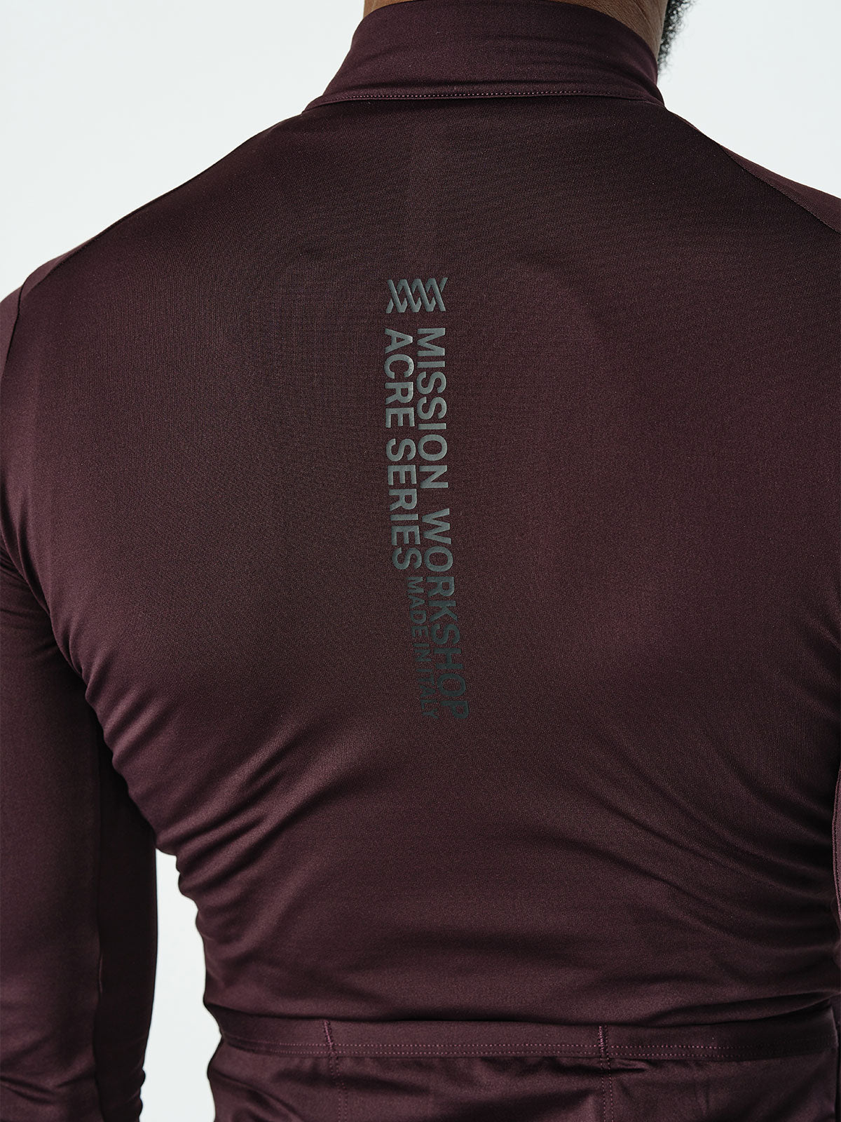 Mission Pro Jersey : LS Men's by Mission Workshop - Bolsas impermeables y ropa técnica - San Francisco y Los Angeles - Construido para durar - Garantizado para siempre