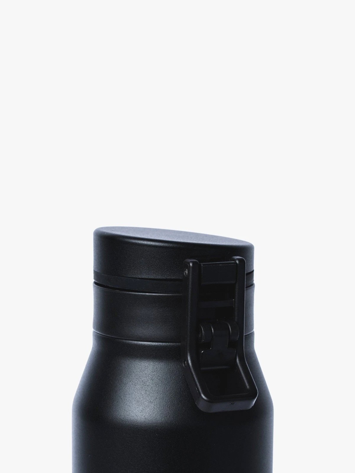 Miir x MW Howler by Mission Workshop - Bolsas impermeables y ropa técnica - San Francisco y Los Angeles - Construidas para durar - Garantizadas para siempre