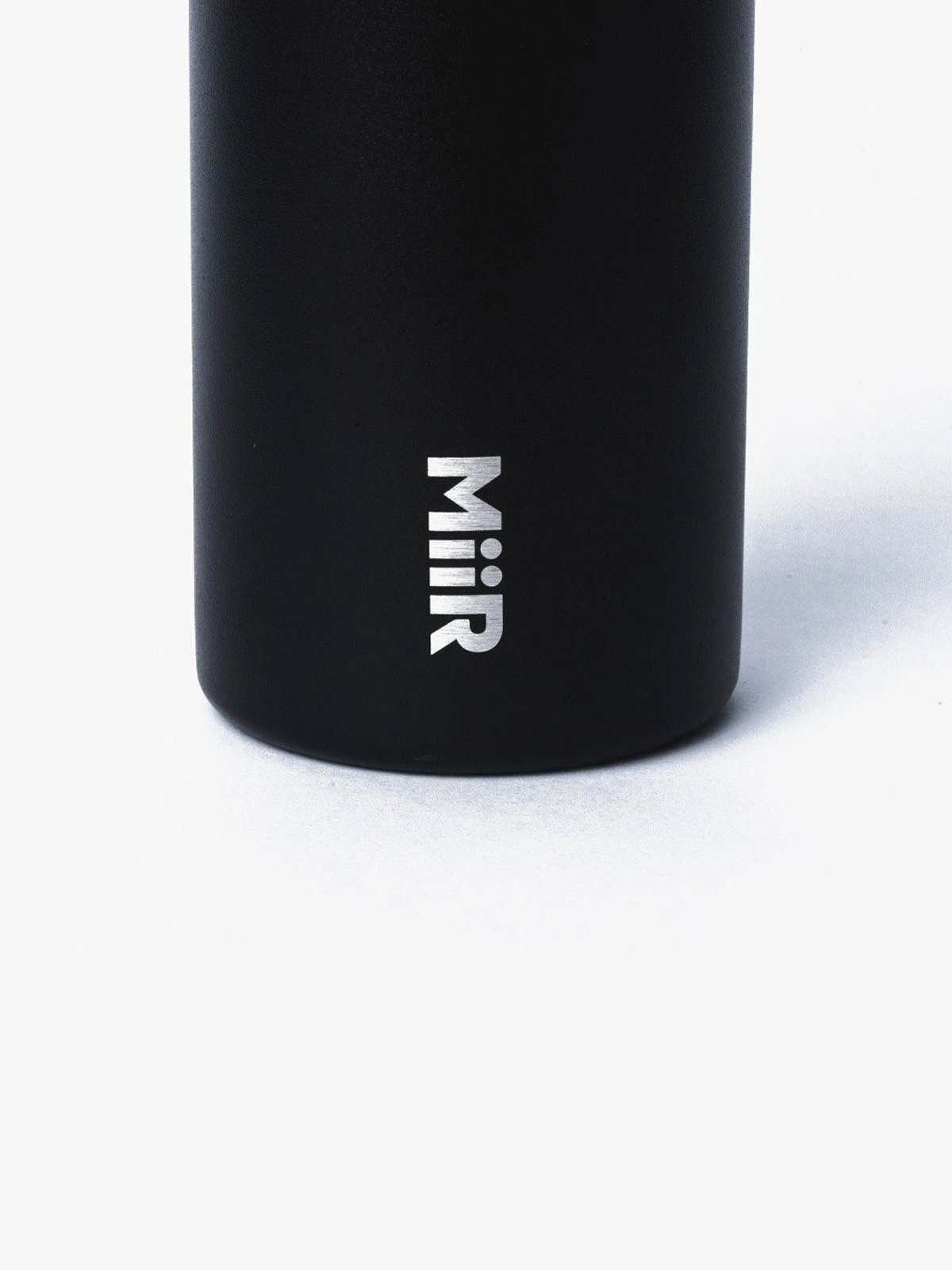 Miir x MW Vacuum Insulated by Mission Workshop - Bolsas impermeables y ropa técnica - San Francisco y Los Angeles - Construidas para durar - Garantizadas para siempre