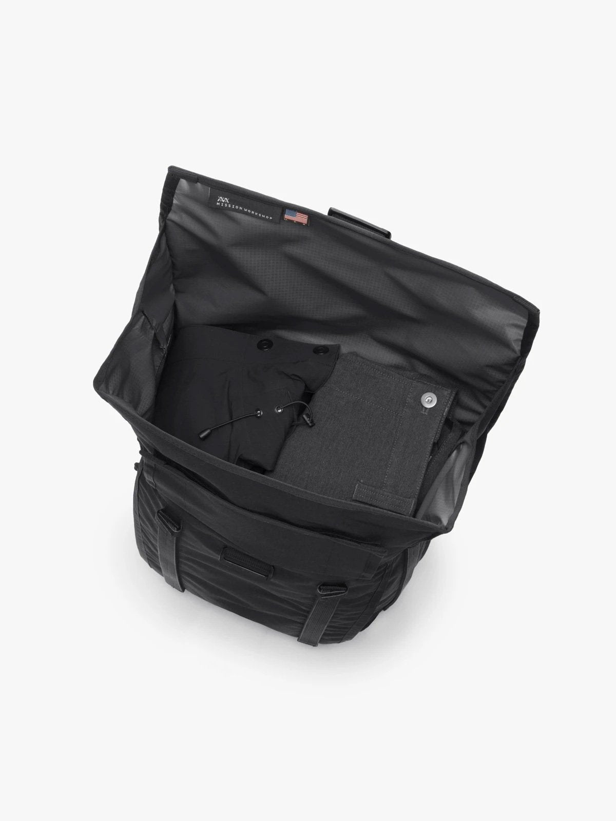 Radian by Mission Workshop - Bolsas impermeables y ropa técnica - San Francisco y Los Ángeles - Construidas para durar - Garantizadas para siempre