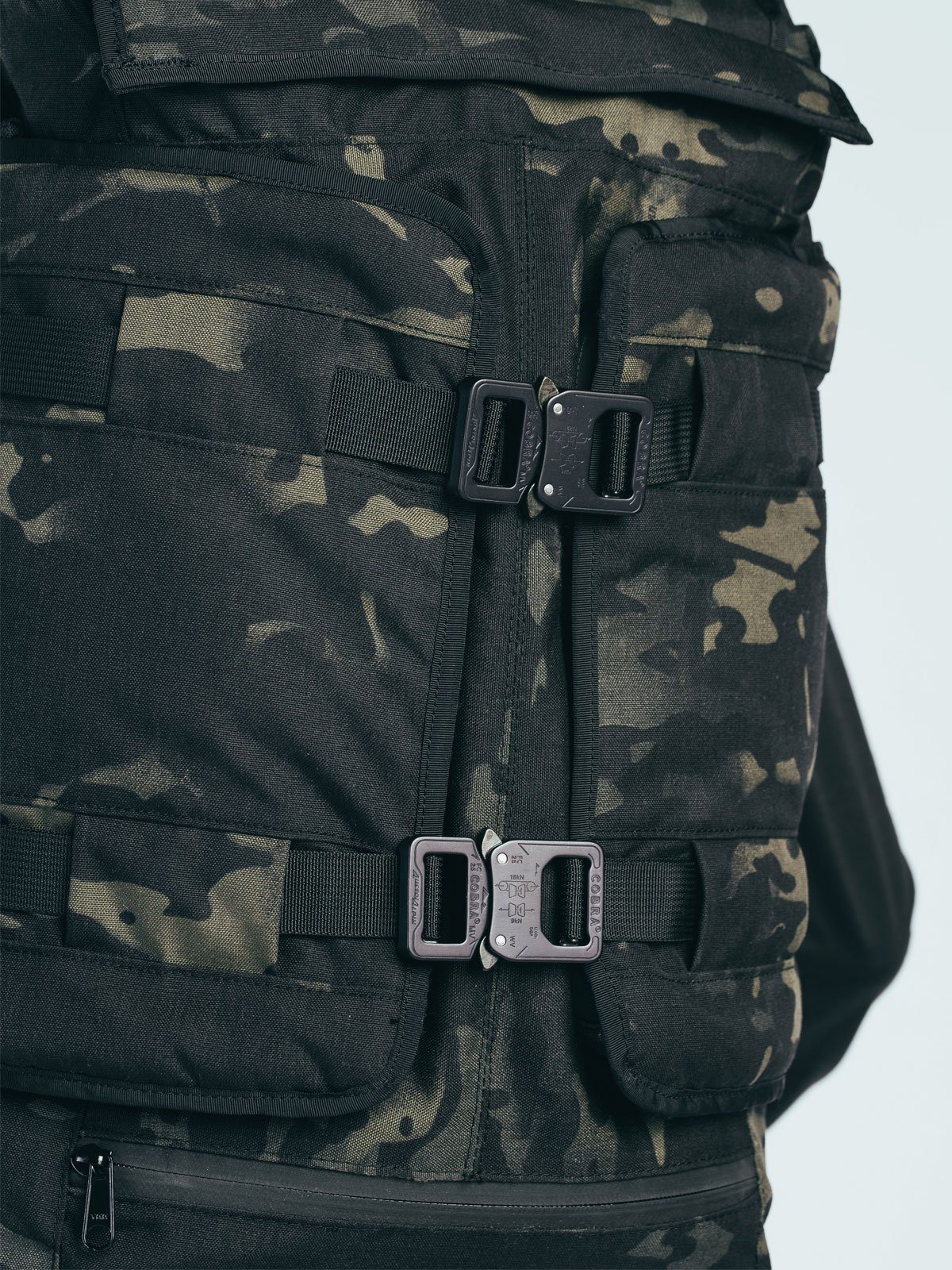 Cobra® Buckle Set : HT500 & Black Camo Rhake by Mission Workshop - Bolsas y Ropa Técnica Resistente a la Intemperie - San Francisco & Los Angeles - Built to endure - Guaranteed forever