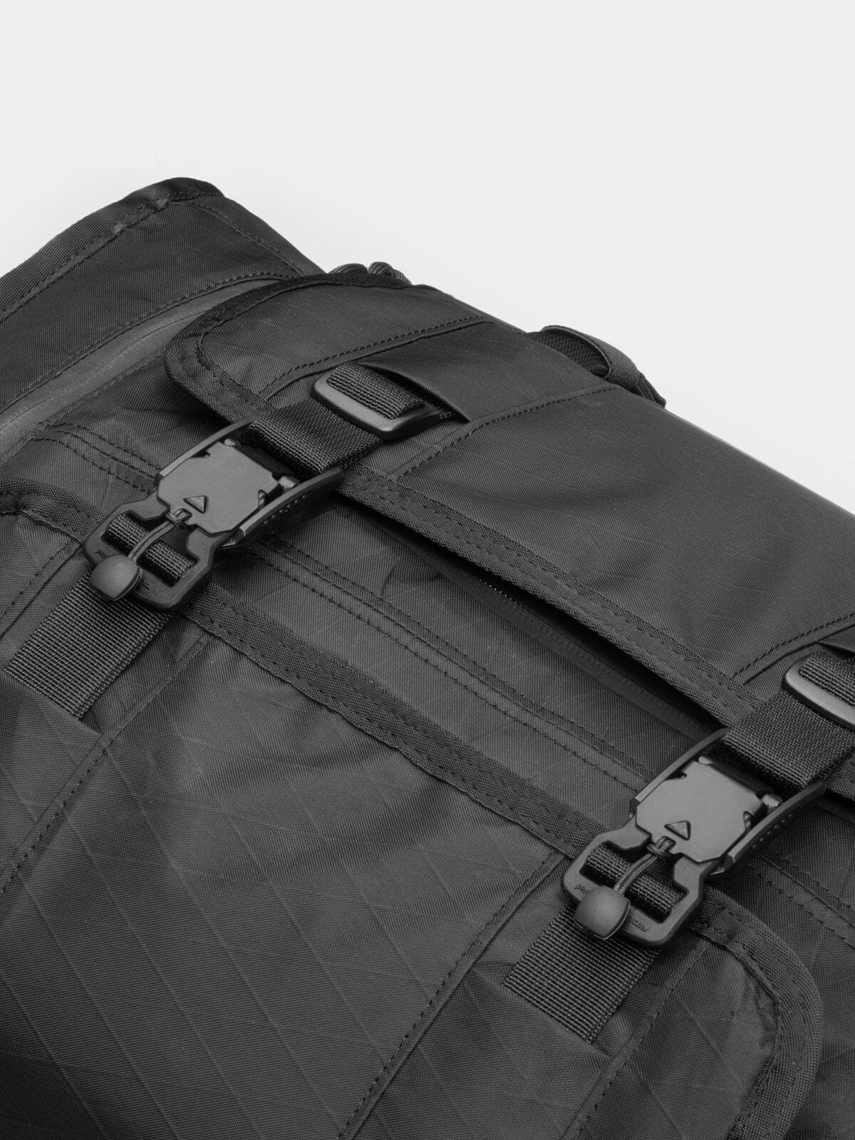 Rhake by Mission Workshop - Bolsas impermeables y ropa técnica - San Francisco y Los Ángeles - Construidas para resistir - Garantizadas para siempre