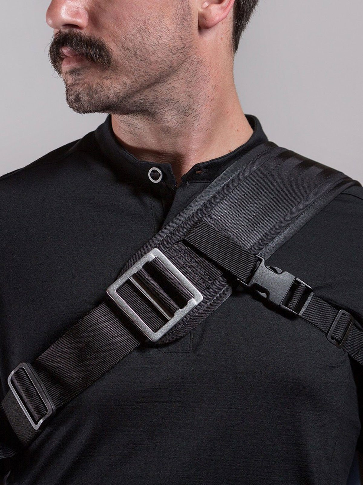 Rummy by Mission Workshop - Bolsas resistentes a la intemperie y ropa técnica - San Francisco y Los Ángeles - Construidas para durar - Garantizadas para siempre