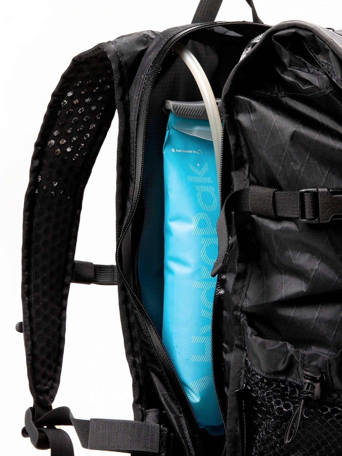 Speedwell by Mission Workshop - Bolsas resistentes a la intemperie y ropa técnica - San Francisco y Los Ángeles - Construidas para durar - Garantizadas para siempre
