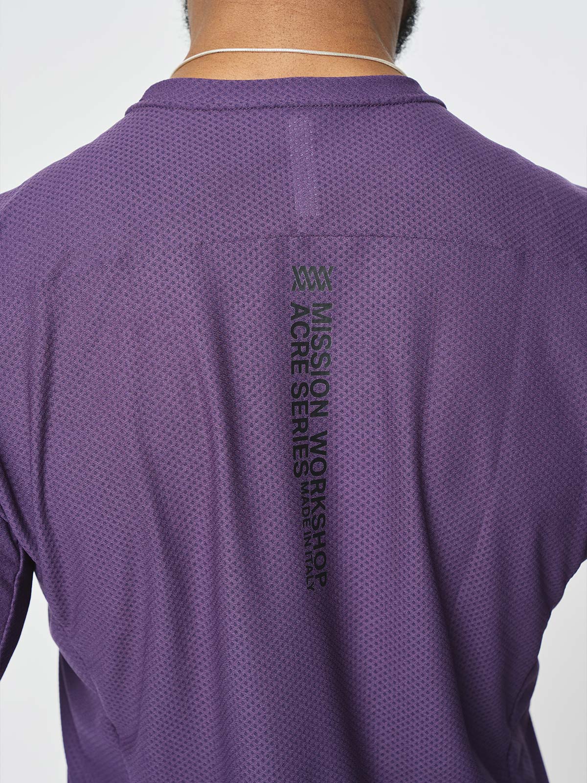Mission Pro Tech Tee : LS Men's by Mission Workshop - Bolsas impermeables y ropa técnica - San Francisco y Los Angeles - Fabricado para resistir - Garantizado para siempre