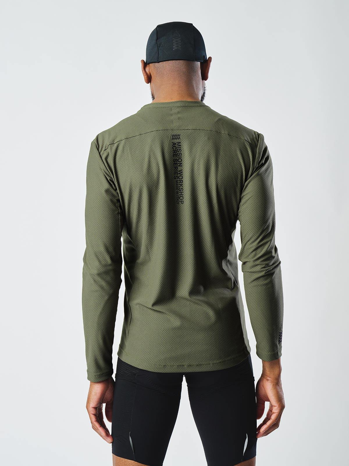 Mission Pro Tech Tee : LS Men's by Mission Workshop - Bolsas impermeables y ropa técnica - San Francisco y Los Angeles - Fabricado para resistir - Garantizado para siempre