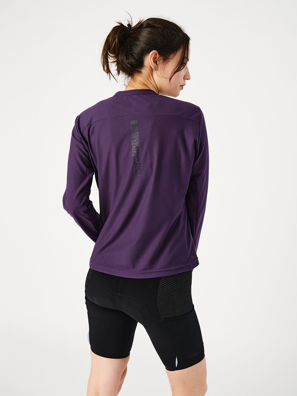 Mission Pro Tech Tee : LS Women's by Mission Workshop - Bolsas impermeables y ropa técnica - San Francisco y Los Angeles - Fabricado para resistir - Garantizado para siempre