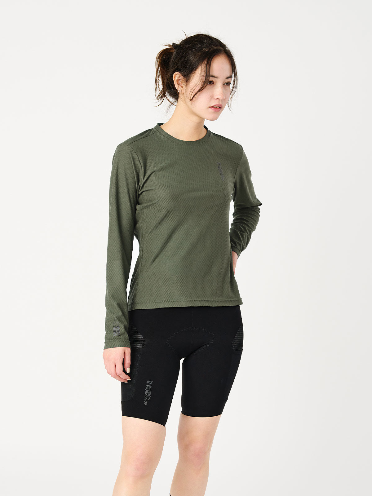 Mission Pro Tech Tee : LS Women's by Mission Workshop - Bolsas impermeables y ropa técnica - San Francisco y Los Angeles - Fabricado para resistir - Garantizado para siempre
