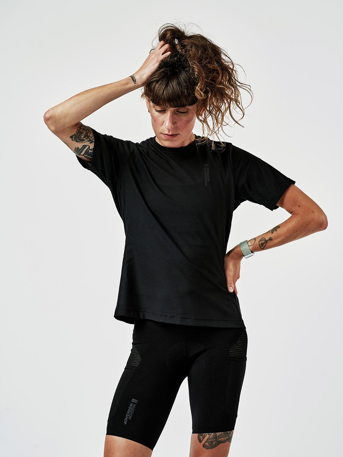 Mission Pro Tech Tee Women's by Mission Workshop - Bolsas impermeables y ropa técnica - San Francisco y Los Angeles - Fabricado para resistir - Garantizado para siempre