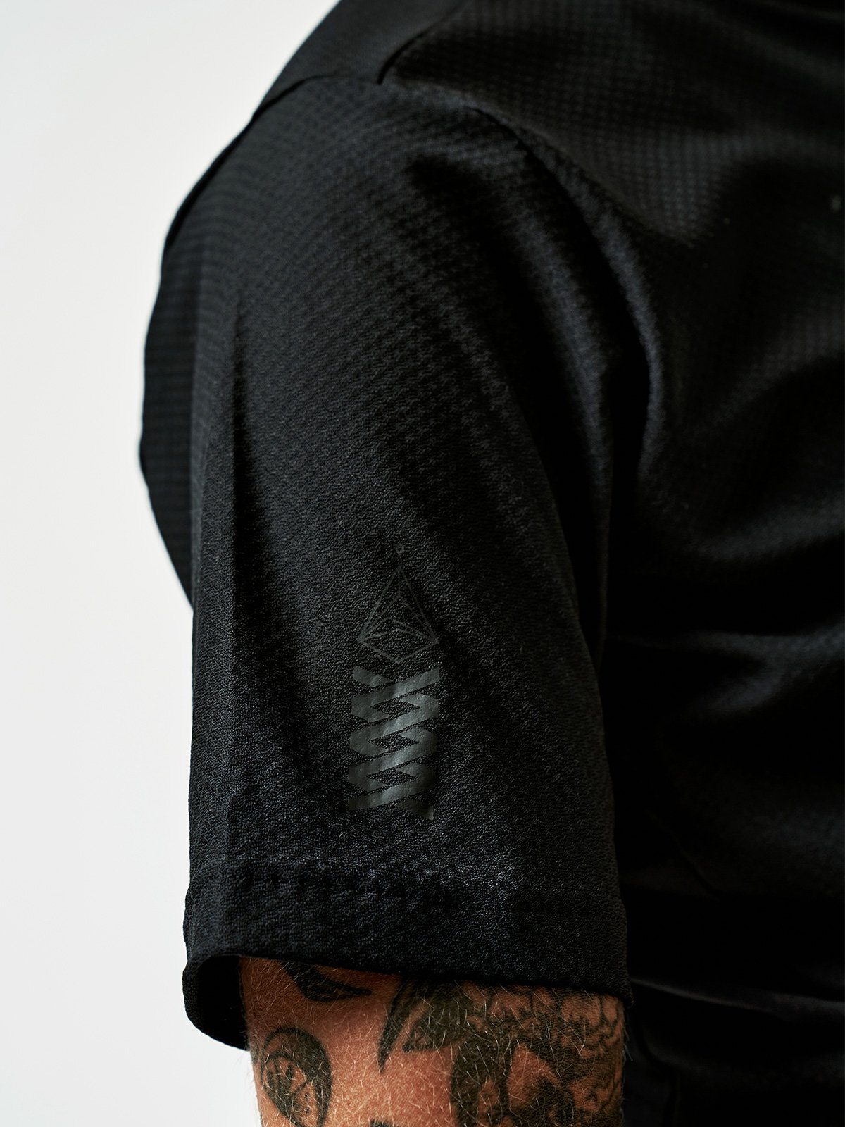 Mission Pro Tech Tee Women's by Mission Workshop - Bolsas impermeables y ropa técnica - San Francisco y Los Angeles - Fabricado para resistir - Garantizado para siempre