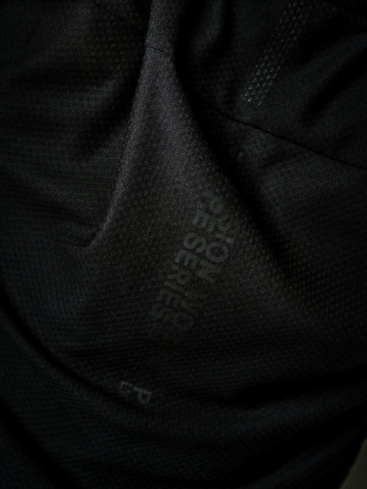Mission Pro Tech Tee Women's by Mission Workshop - Bolsas impermeables y ropa técnica - San Francisco y Los Angeles - Fabricado para resistir - Garantizado para siempre