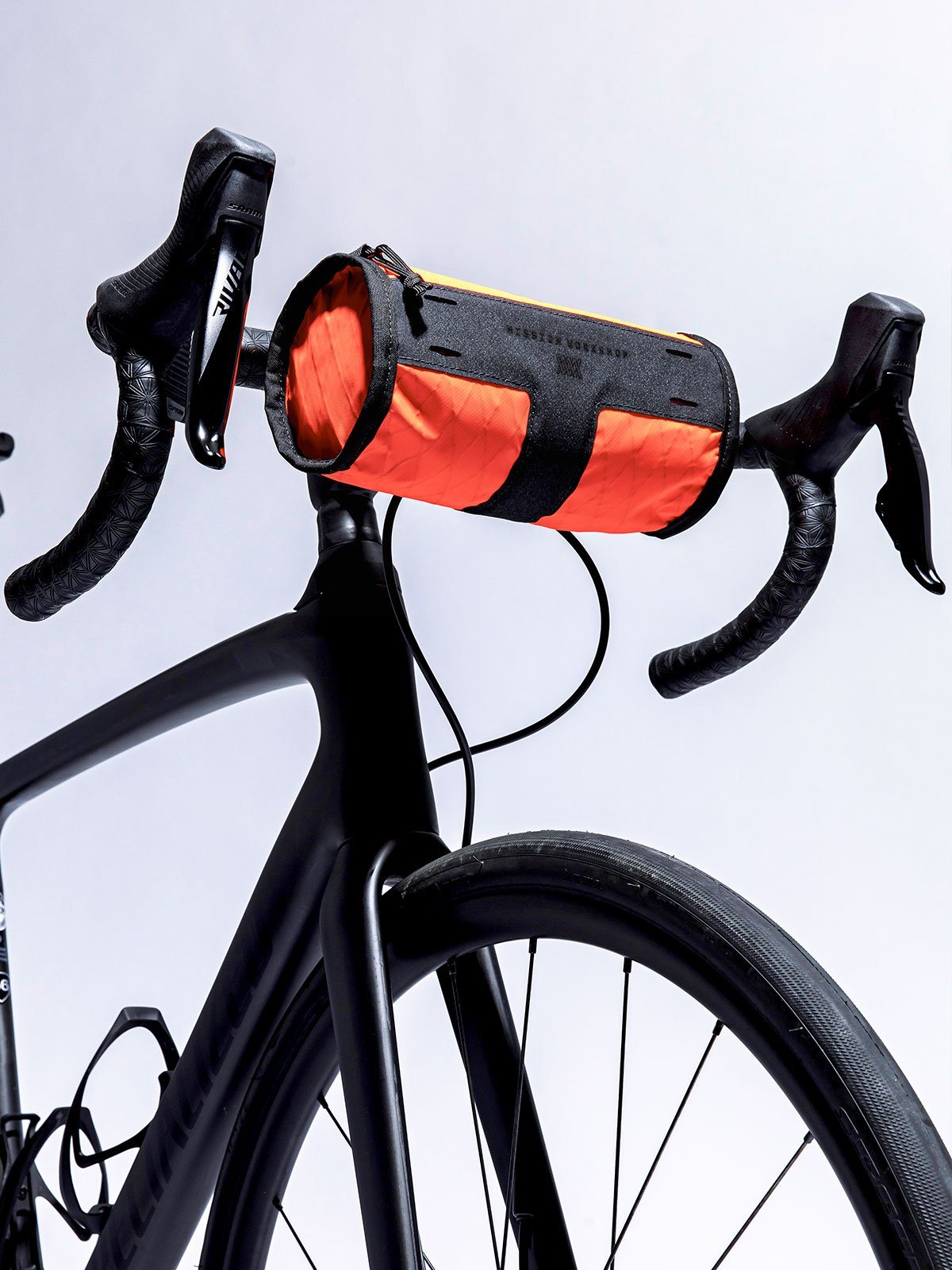 Toro Handlebar Bag by Mission Workshop - Bolsas resistentes a la intemperie y ropa técnica - San Francisco y Los Angeles - Construidas para durar - Garantizadas para siempre