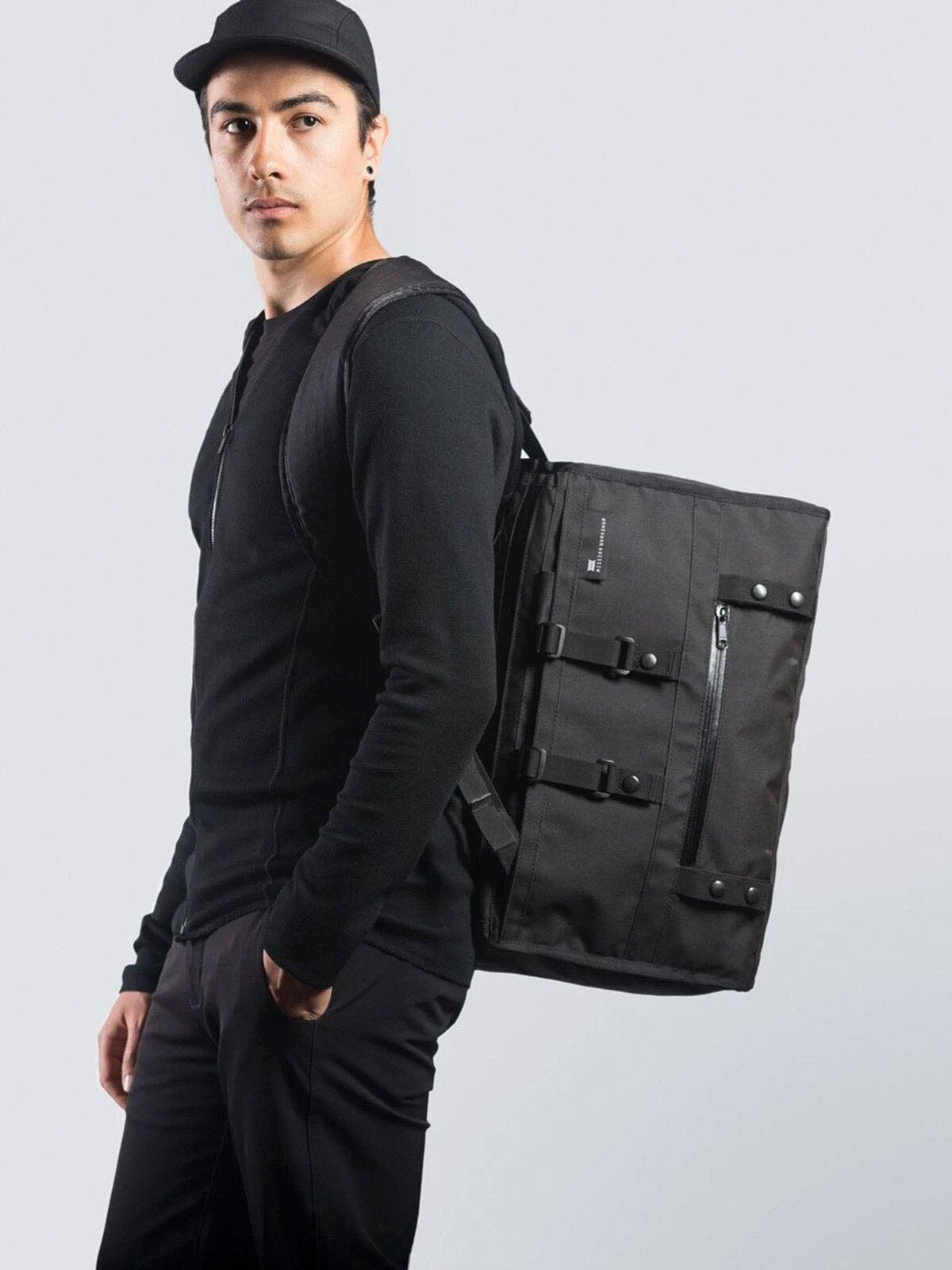 Transit : Duffle by Mission Workshop - Bolsas resistentes a la intemperie y ropa técnica - San Francisco y Los Ángeles - Construidas para durar - Garantizadas para siempre
