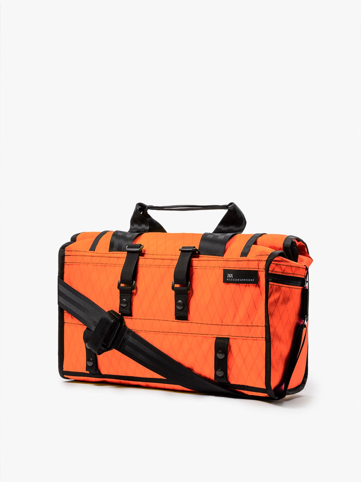 Helmsman : VX by Mission Workshop - Bolsas impermeables y ropa técnica - San Francisco y Los Angeles - Construidas para durar - Garantizadas para siempre