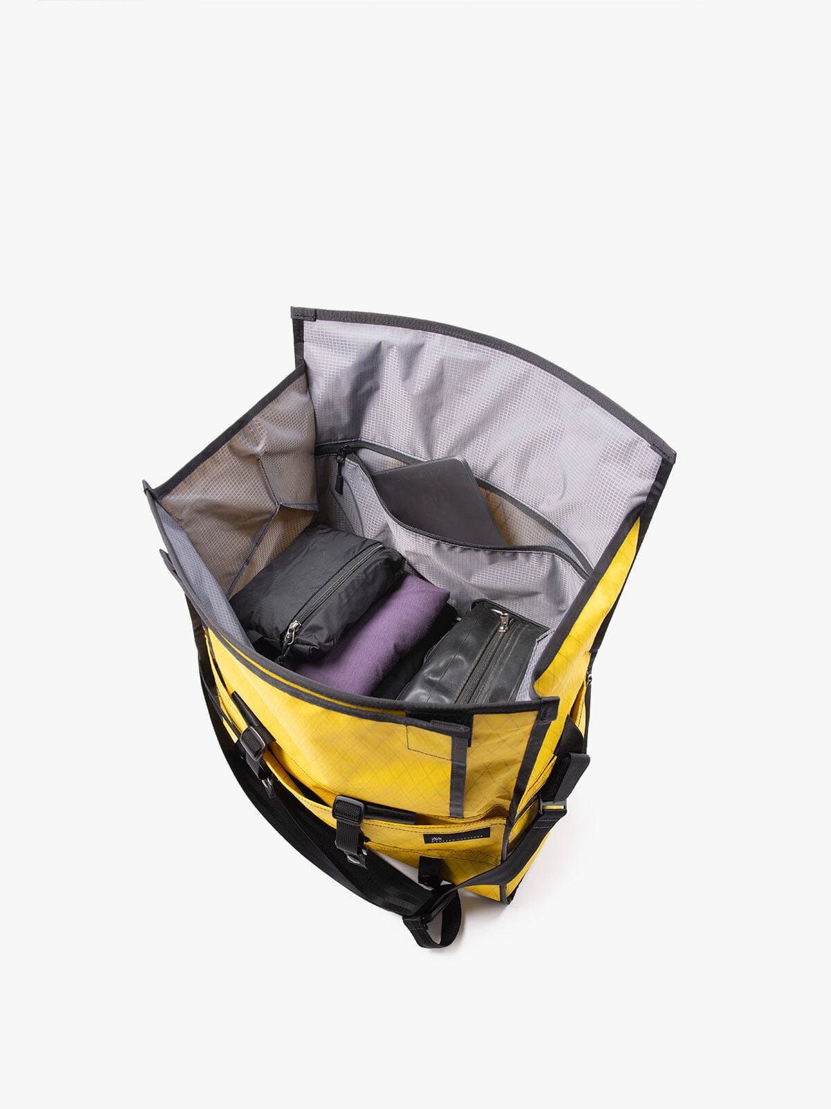 Helmsman : VX by Mission Workshop - Bolsas impermeables y ropa técnica - San Francisco y Los Angeles - Construidas para durar - Garantizadas para siempre