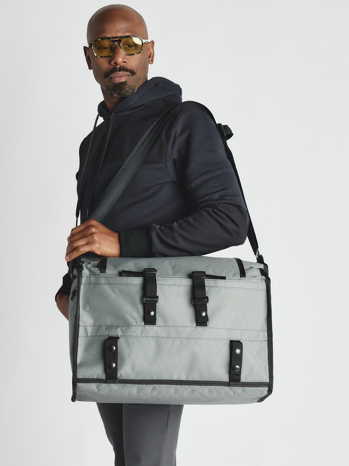 Helmsman : VX by Mission Workshop - Bolsas impermeables y ropa técnica - San Francisco y Los Angeles - Construidas para durar - Garantizadas para siempre
