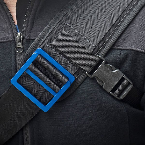 Correa Deluxe Messenger - Bundle by Mission Workshop - Bolsas resistentes a la intemperie y ropa técnica - San Francisco y Los Angeles - Construido para durar - Garantizado para siempre