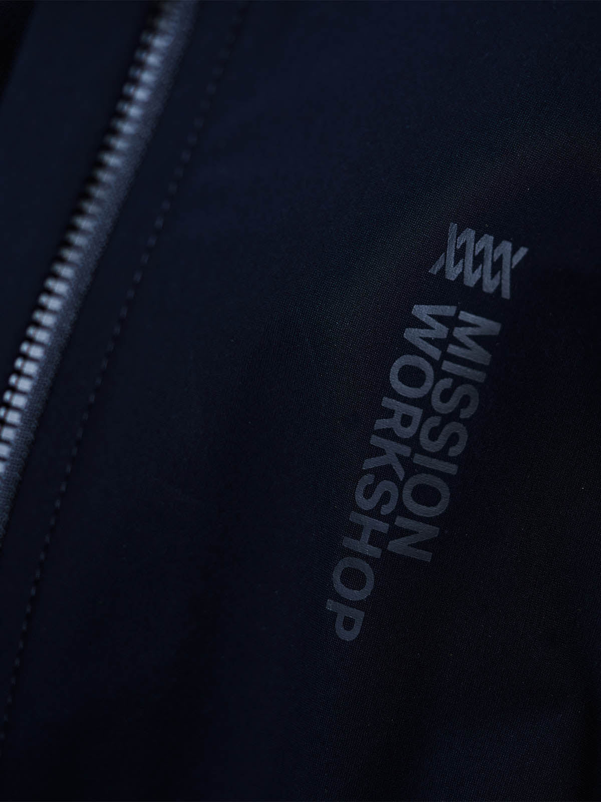 Mission Pro Jersey Women's by Mission Workshop - Bolsas impermeables y ropa técnica - San Francisco y Los Angeles - Construido para durar - Garantizado para siempre