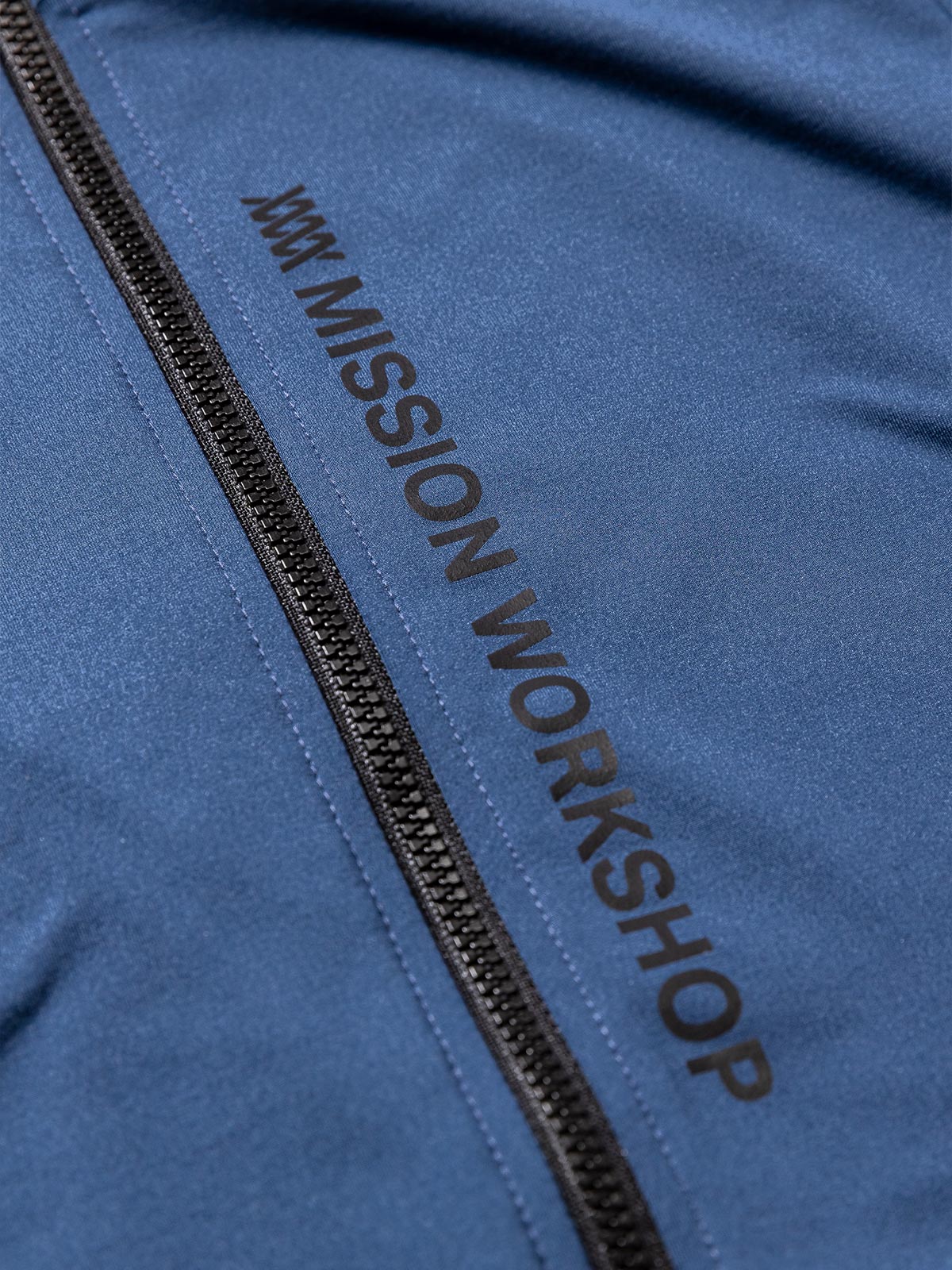 Mission Pro Jersey : LS Women's by Mission Workshop - Bolsas impermeables y ropa técnica - San Francisco y Los Angeles - Construido para durar - Garantizado para siempre