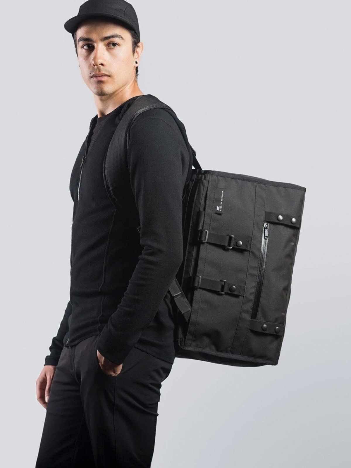 Transit : Duffle Backpack Harness by Mission Workshop - Bolsas resistentes a la intemperie y ropa técnica - San Francisco y Los Angeles - Construido para resistir - Garantizado para siempre